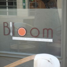 dépoli et lettrage de vitrine resaurant